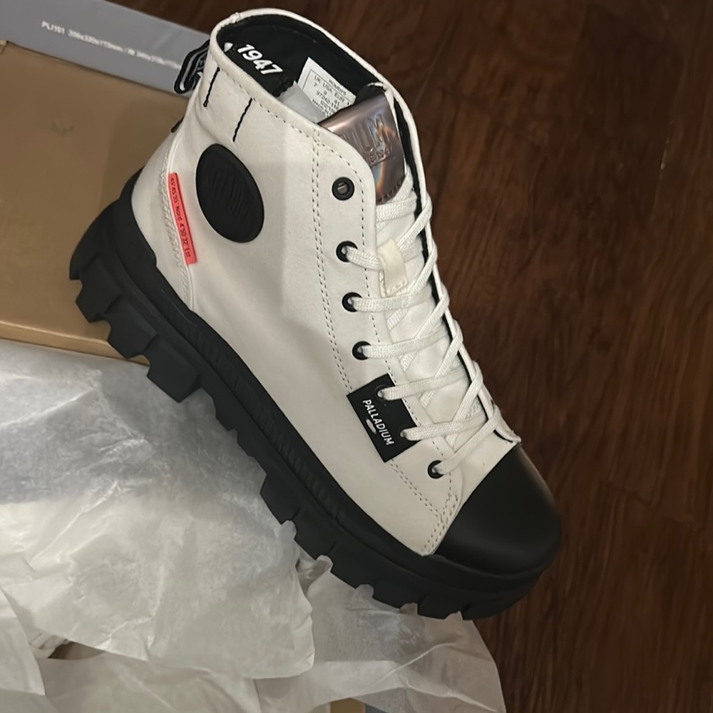 Palladium Revolt Hi TX Star White Platform Shoes - Picture 3 of 3